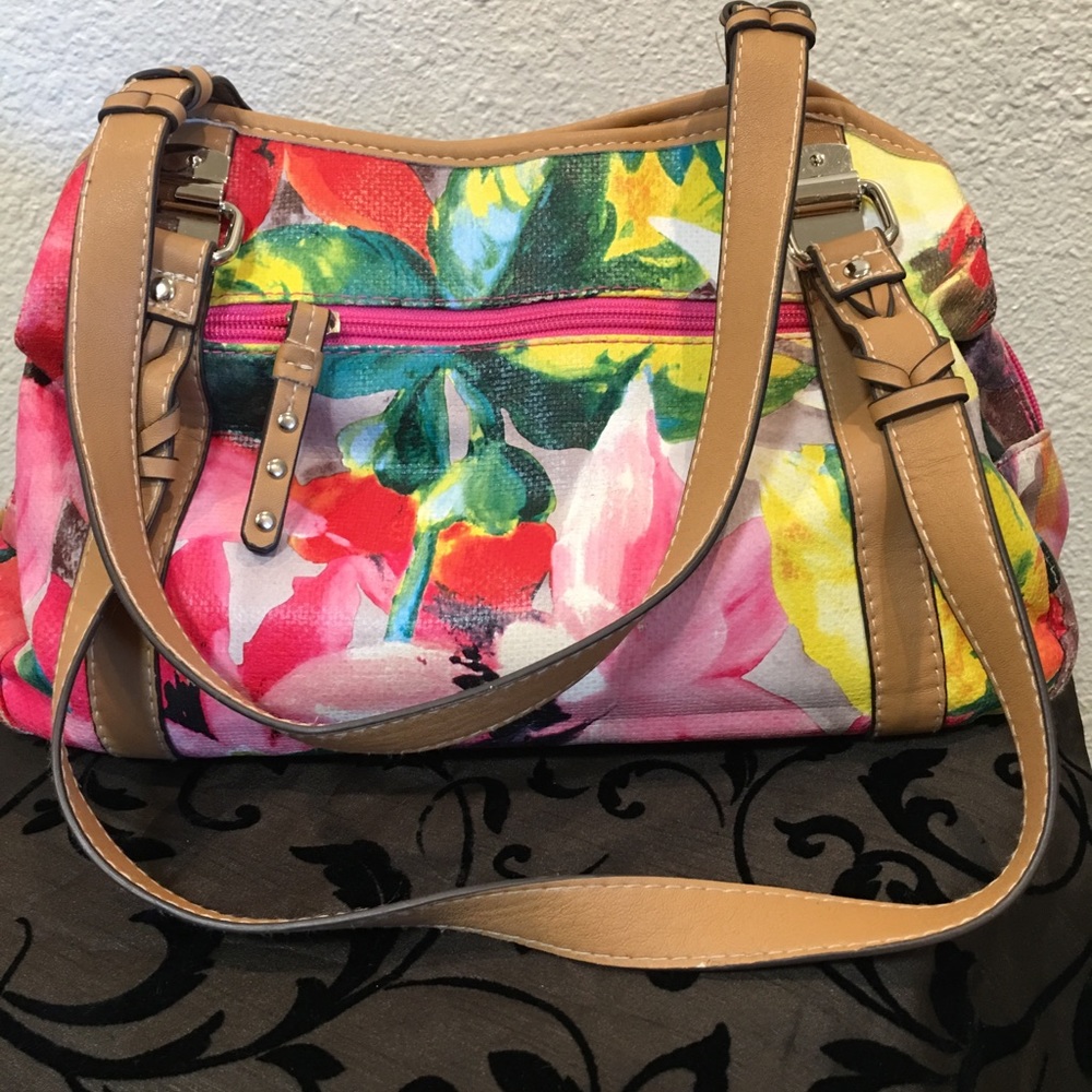 NWOT Shoulder Bag in Vivid Colors. Faux Leather.